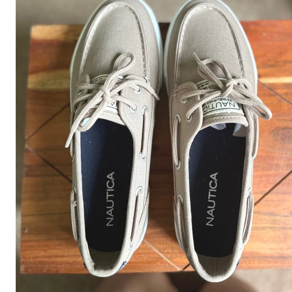 Nautica Spinnaker Twill Mens 9.5 Tan Boat Shoes Canvas Loafers NEW